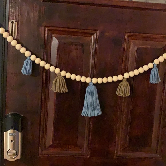 Garland - Picture 1 of 3